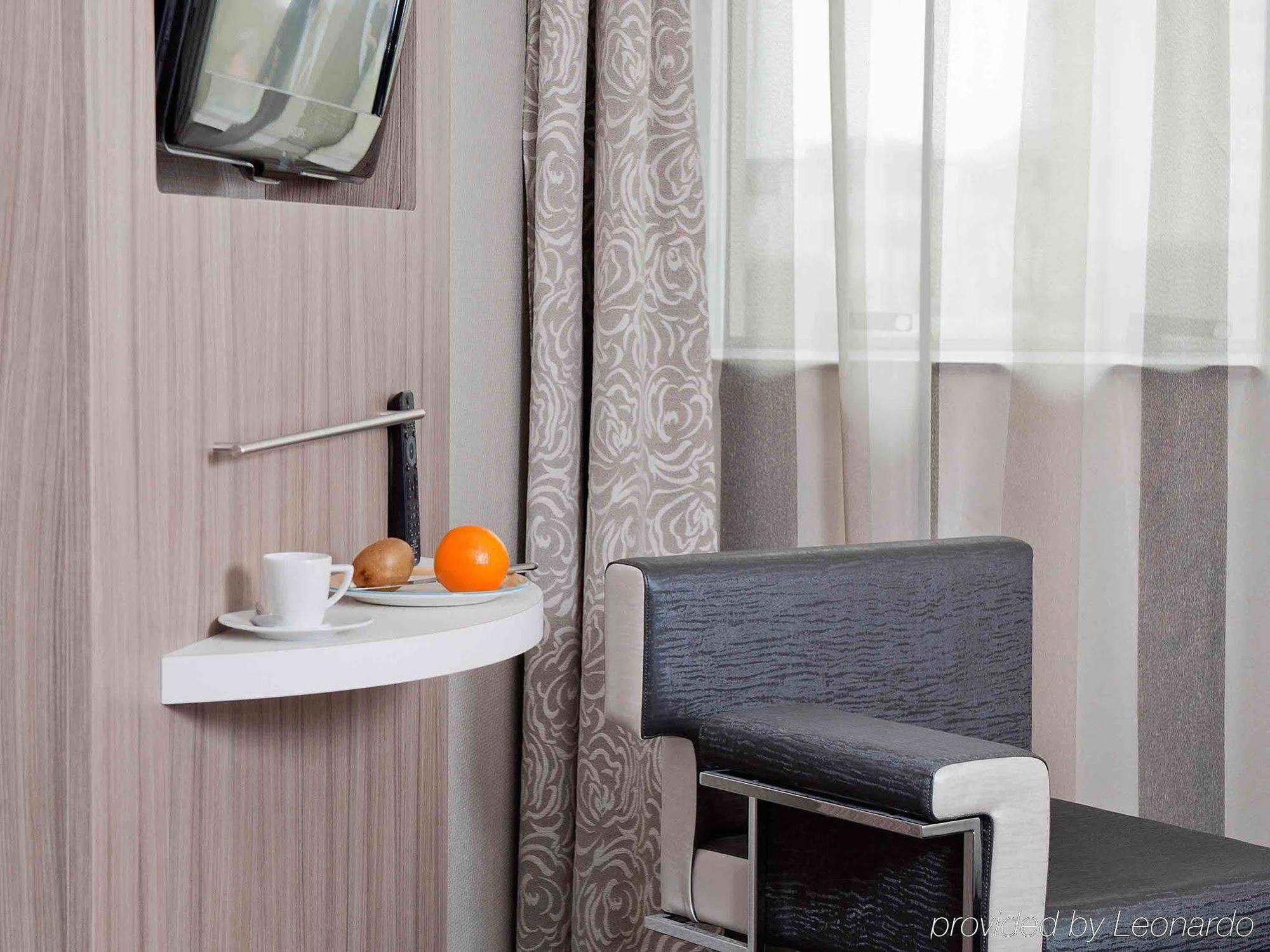 Готель Ibis Styles Melun Rubelles Екстер'єр фото